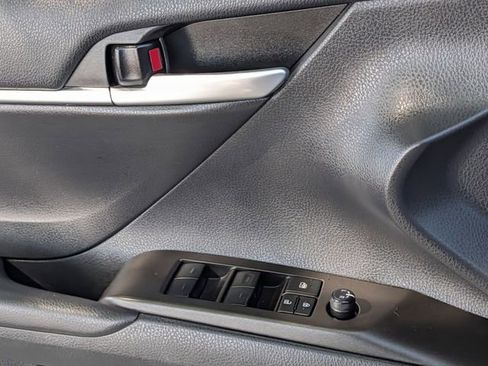 Used 2024 Toyota Camry SE FWD image 22