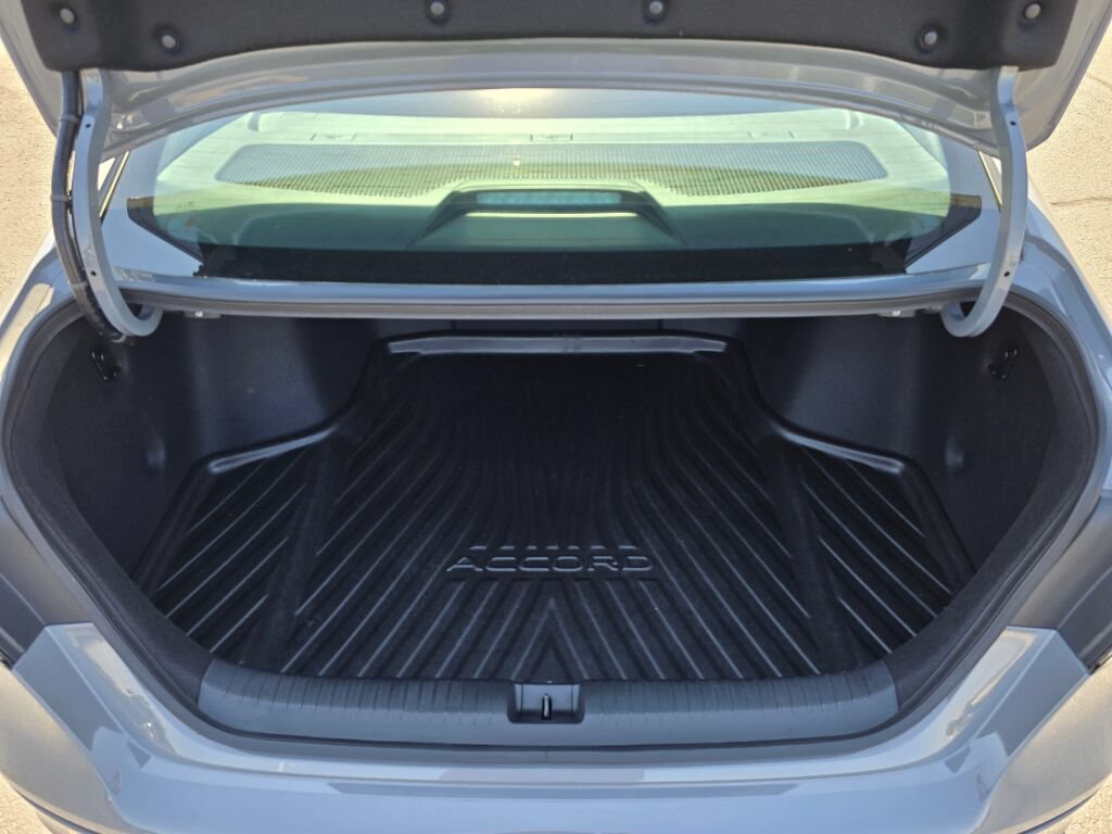 Used 2025 Honda Accord SE image 32
