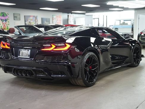 Used 2025 Chevrolet Corvette Z06 w/ Stealth Interior Trim Package RWD image 4