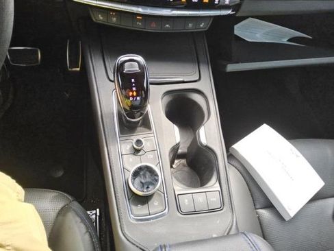 Used 2024 Cadillac XT4 Sport FWD image 3
