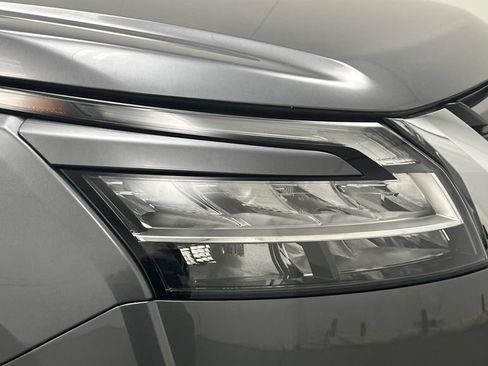 Used 2023 Nissan Pathfinder Platinum AWD/4WD image 23