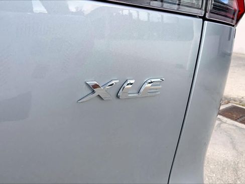 Used 2025 Toyota Corolla Cross XLE w/ Convenience Package FWD image 10
