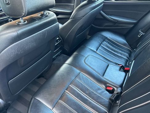 Used 2019 BMW 530e w/ M Sport Package image 12