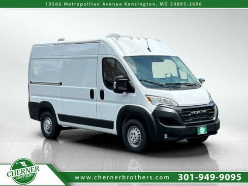 Used 2024 RAM ProMaster 2500 w/ Convenience Group FWD image 1