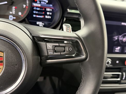 Certified 2025 Porsche Macan image 48