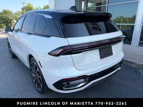 Used 2024 Lincoln Nautilus Black Label AWD/4WD image 5