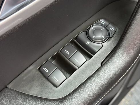 Used 2025 Chevrolet Blazer LT image 21