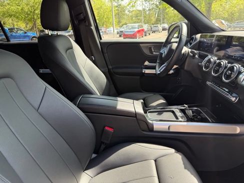 Certified 2025 Mercedes-Benz GLB 250 image 9