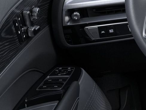 New 2026 Cadillac Lyriq Luxury AWD/4WD image 22