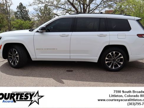 Used 2022 Jeep Grand Cherokee L Overland w/ Luxury Tech Group IV AWD/4WD image 3