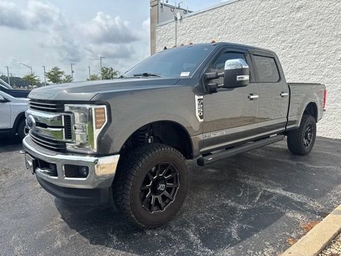 Used 2019 Ford F250 XLT w/ XLT Premium Package AWD/4WD image 3