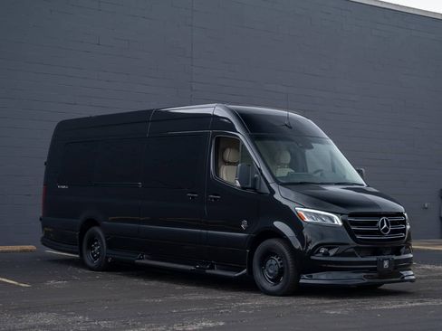 Used 2024 Mercedes-Benz Sprinter 3500 image 14