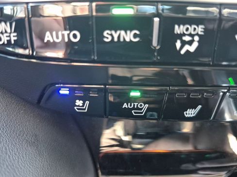 Used 2025 Acura MDX w/ Advance Package image 18