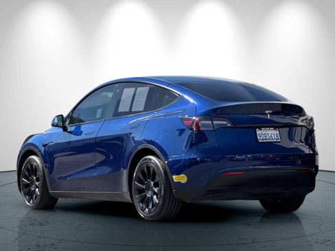 Used 2022 Tesla Model Y Long Range AWD/4WD image 6