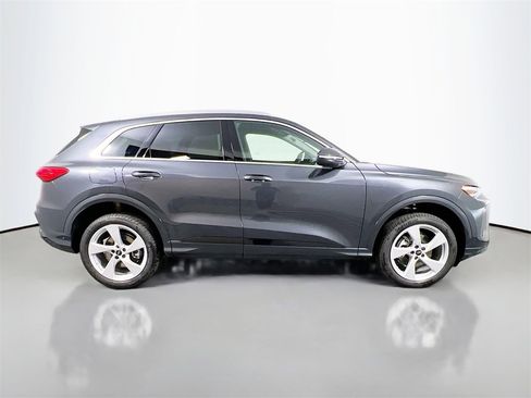 New 2025 Audi Q5 Premium Plus image 8