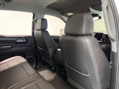 Used 2025 GMC Sierra 1500 SLT AWD/4WD image 14