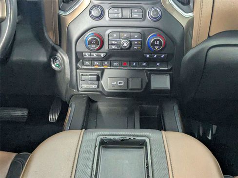 Used 2020 Chevrolet Silverado 1500 High Country w/ Technology Package image 43