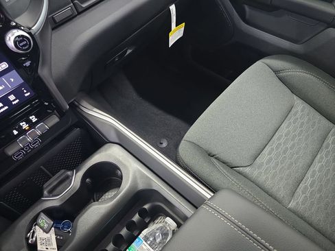 New 2026 RAM 1500 4x4 Crew Cab image 25