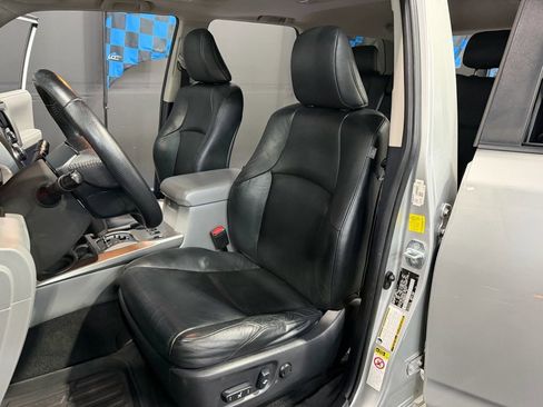 Used 2010 Toyota 4Runner Limited image 19