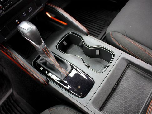 Used 2025 Nissan Frontier Pro-X image 17