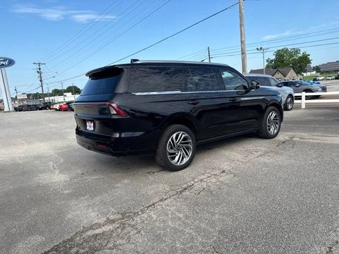 Used 2025 Lincoln Navigator Reserve AWD/4WD image 21