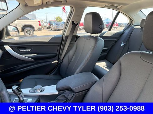 Used 2018 BMW 320i xDrive Sedan AWD/4WD image 12
