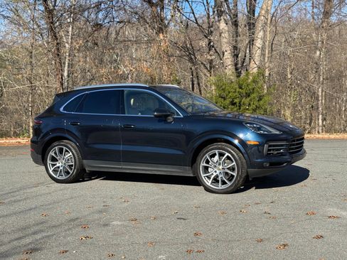 Used 2019 Porsche Cayenne image 16