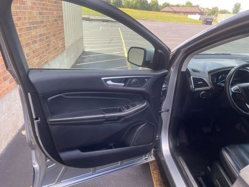 Used 2022 Ford Edge Titanium AWD/4WD image 18