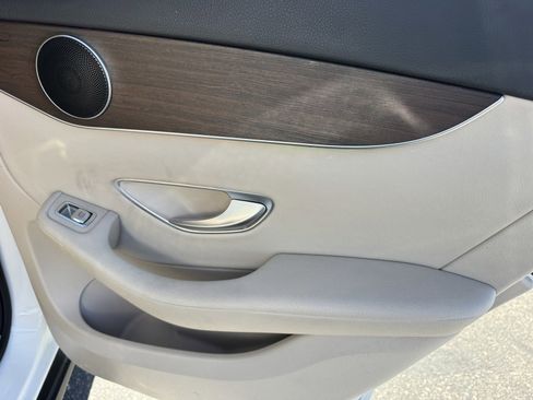 Used 2022 Mercedes-Benz GLC 300 image 11