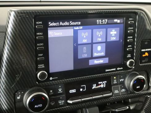 Used 2022 Toyota Highlander XLE FWD image 35
