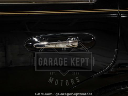 Used 2010 Lincoln Town Car Signature Limited image 29