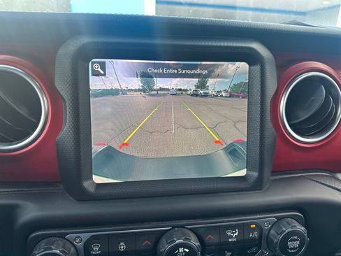 Used 2020 Jeep Gladiator Rubicon AWD/4WD image 8