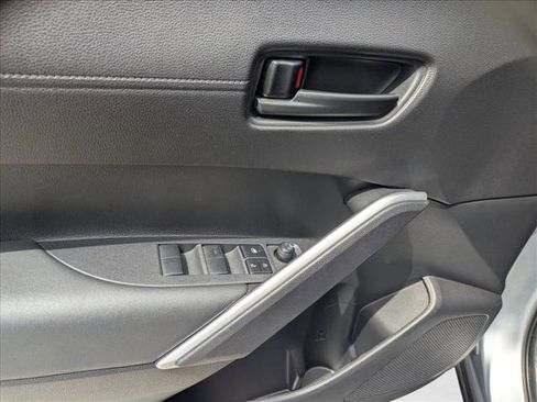 Used 2024 Toyota Corolla Cross LE FWD image 10