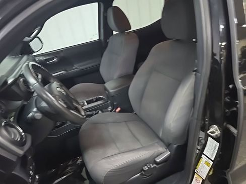 Used 2019 Toyota Tacoma TRD Off-Road image 29