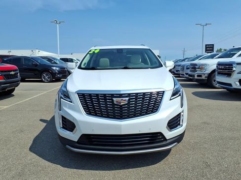 Used 2024 Cadillac XT5 Premium Luxury w/ LPO, Floor Liner Package AWD/4WD image 2