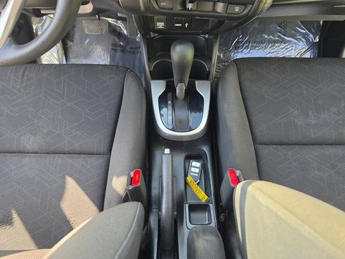 Used 2017 Honda Fit EX image 41