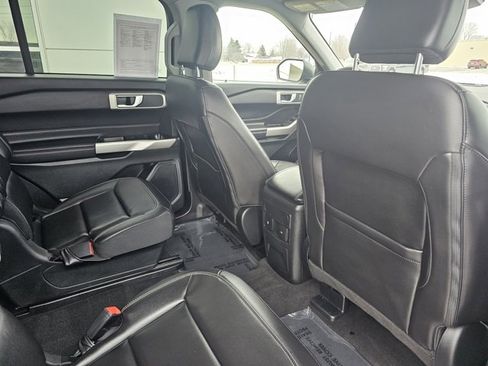 Used 2023 Ford Explorer XLT w/ Equipment Group 202A image 21