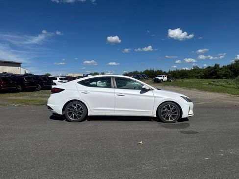 Used 2020 Hyundai Elantra Limited w/ Ultimate Package 03 FWD image 2