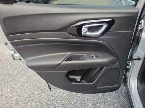 Certified 2025 Jeep Compass Latitude w/ Altitude Special Edition image 18