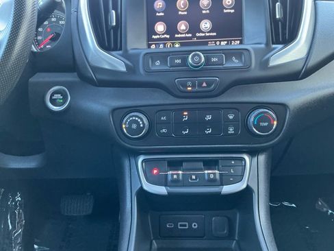 Used 2024 GMC Terrain SLE image 20