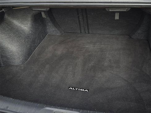 Used 2024 Nissan Altima 2.5 SV image 8