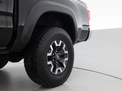 Used 2017 Toyota Tacoma SR5 image 18