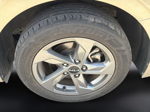 Used 2022 Kia K5 LXS FWD image 9