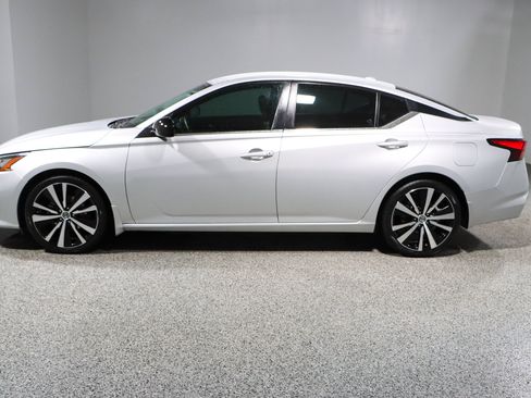 Used 2021 Nissan Altima 2.5 SR FWD image 10