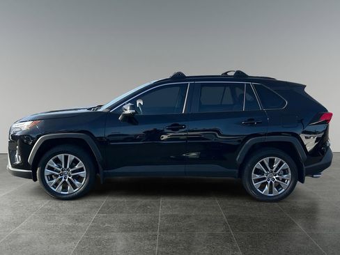 Used 2023 Toyota RAV4 XLE Premium image 4