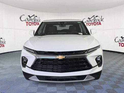 Used 2025 Chevrolet Blazer LT FWD image 2