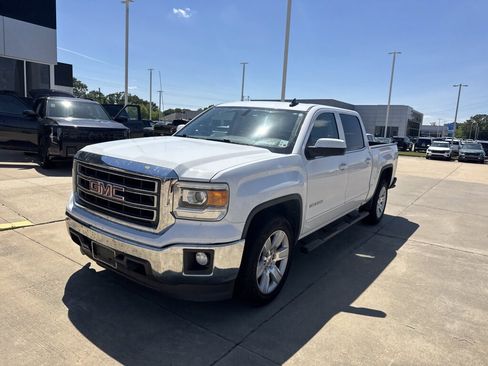 Used 2015 GMC Sierra 1500 SLE w/ SLE Value Package RWD image 3