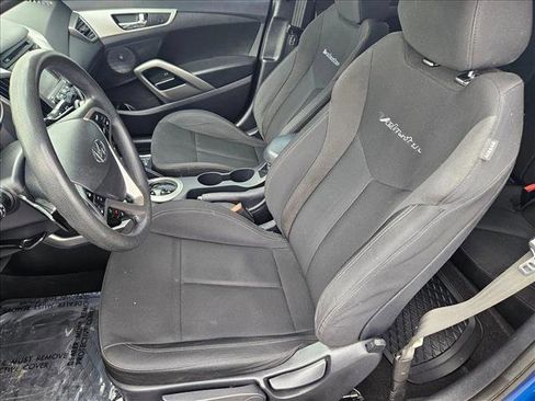 Used 2016 Hyundai Veloster image 14