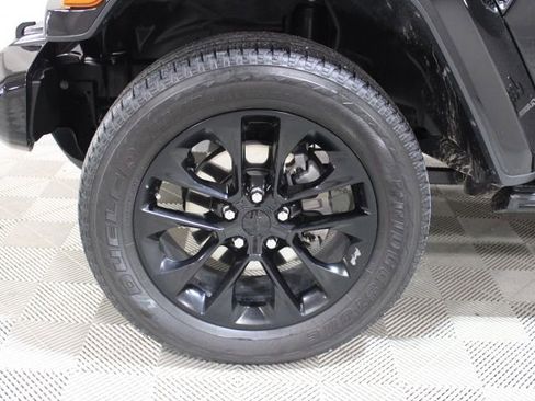 Used 2023 Jeep Gladiator Overland AWD/4WD image 41