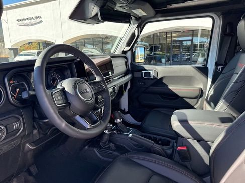 New 2026 Jeep Wrangler Unlimited Rubicon w/ Technology Group AWD/4WD image 18